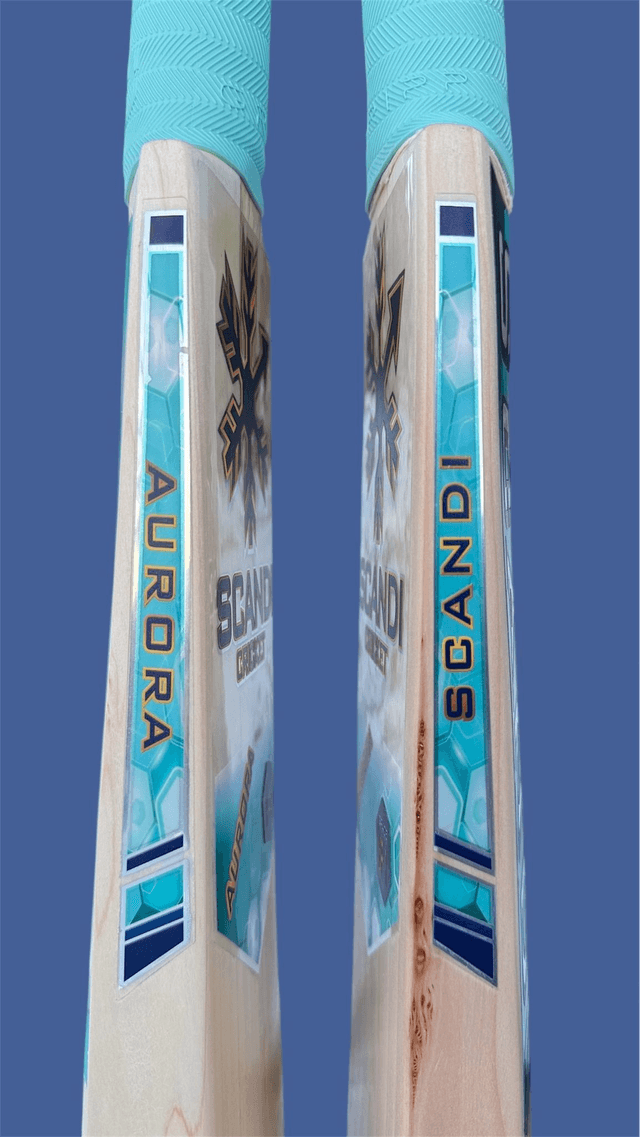 Aurora Cricket Bat